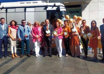 Karşıyakalı iş kadınlarından emziren annelere destek