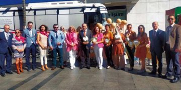 Karşıyakalı iş kadınlarından emziren annelere destek
