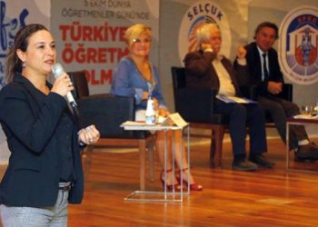 TÜRKİYE’DE ÖĞRETMEN OLMAK EFES SELÇUK’TA KONUŞULDU