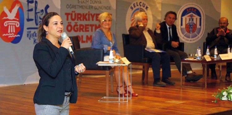TÜRKİYE’DE ÖĞRETMEN OLMAK EFES SELÇUK’TA KONUŞULDU