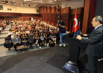 Konak’ta “Güçlü kadın, güçlü anne, güçlü çocuk” konuşuldu.