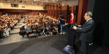 Konak’ta “Güçlü kadın, güçlü anne, güçlü çocuk” konuşuldu.