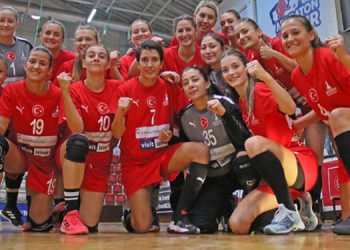 İzmirli hentbolculara Portekizli rakip.