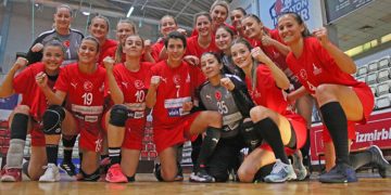 İzmirli hentbolculara Portekizli rakip.