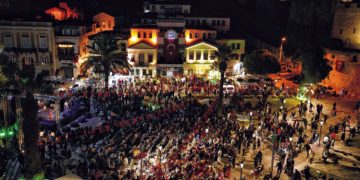 Çeşme’de Cumhuriyet coşkusu Suavi ile meydanlara taşacak