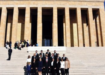 EGİAD Anıtkabir’de Atatürk’ün Huzurunda