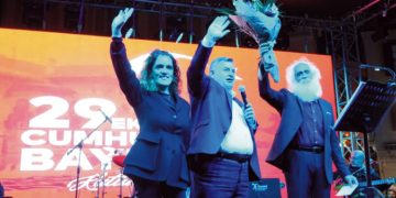 Çeşmeliler Cumhuriyet Bayramı’nı Suavi ile kutladı
