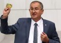 “Gazeteciler kart alamıyor İletişim Başkanlığı çalışanlarına basın kartı dağıtıyor”.