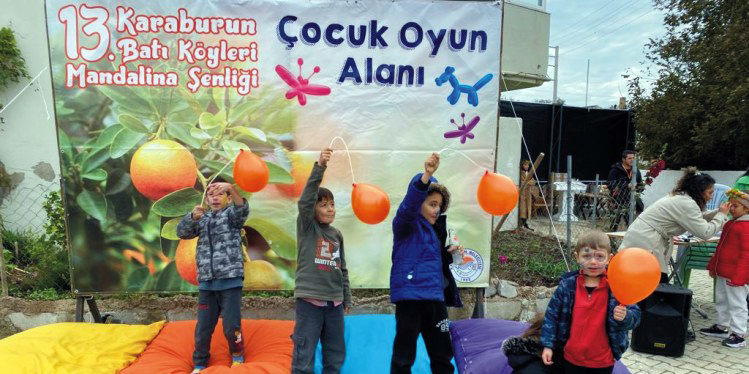 Karaburun’da “turuncu aşk” ile 13’üncü buluşma