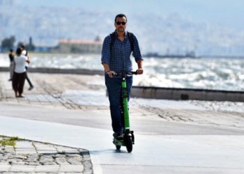 İzmir Büyükşehir Belediyesi’nden e-skuter düzenlemesi