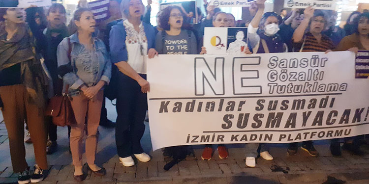 İzmir Kadın Platformu, “Şebnem Hoca’nın sesini asla susturamayacaklar.”