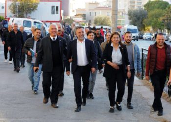 Başkan Sandal: “Bayraklı’yı sokaktan yönetiyoruz”