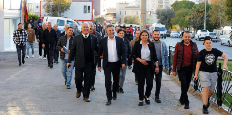 Başkan Sandal: “Bayraklı’yı sokaktan yönetiyoruz”