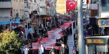 Bayraklı’da hayat iki dakika durdu!