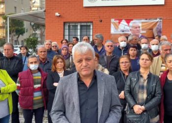 İzmir Depremzedeleri Derneği’nden basın açıklaması