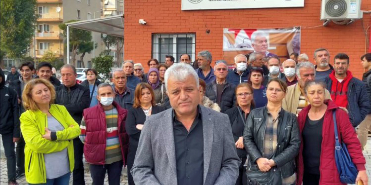 İzmir Depremzedeleri Derneği’nden basın açıklaması