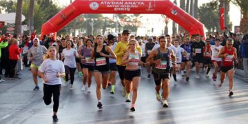 1700 KİŞİ ATA’DAN ANA’YA KOŞTU