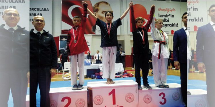 Bayraklılı sporculardan 3 madalya daha