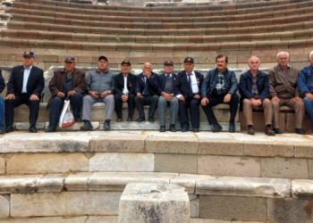 Menderes Belediyesi’nden gazilere Bergama gezisi
