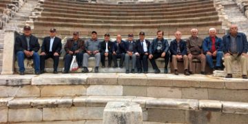 Menderes Belediyesi’nden gazilere Bergama gezisi