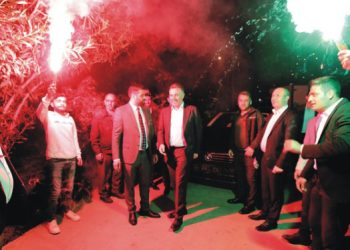 Erzurumlular Başkan Sandal’ı bağrına bastı