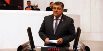CHP’li Sındır, “Çeşme projenizden küçük bir azınlık faydalanacak!”