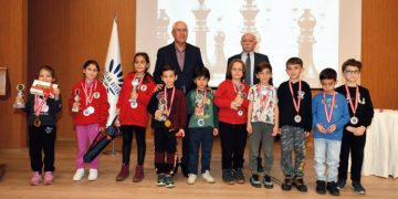 Ödüller Başkan Selvitopu’dan…