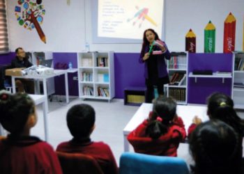 Bayraklı Belediyesinden çocuklara ağız ve diş sağlığı dersi