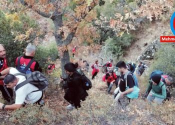 Torbalı ve Ödemişli dağcılar Gölcük’e tırmandı