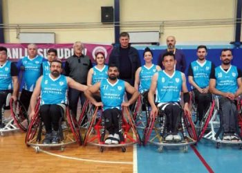 Engel tanımayan sporculardan farkındalık maçı