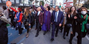 Soyer: “Toplumdaki kadın izini büyütmek zorundayız”
