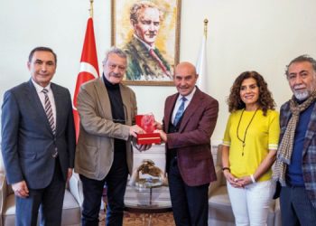 Soyer’e “Barışa Ömür Boyu Emek Ödülü”