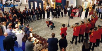 Torbalı stantlarına yoğun ilgi