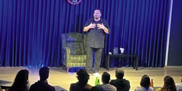 Başarılı komedyen Gökhan Ünver, İzmirlileri kahkahaya boğacak