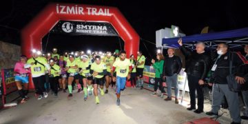 NARLIDERE, SMYRNA NİGHT TRAİL’E EV SAHİPLİĞİ YAPTI