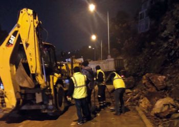 Büyükşehir ekipleri Altınyol’da çalışmalarını sürdürüyor