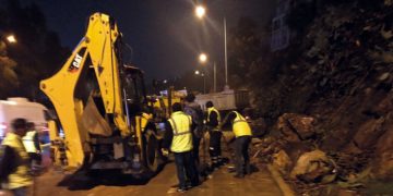 Büyükşehir ekipleri Altınyol’da çalışmalarını sürdürüyor