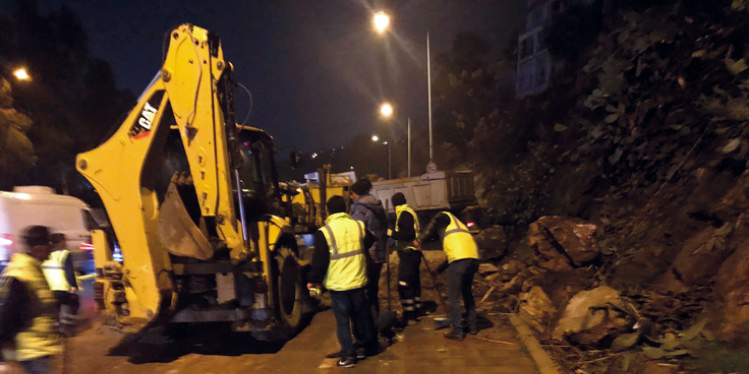 Büyükşehir ekipleri Altınyol’da çalışmalarını sürdürüyor