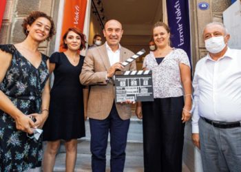 Netflix’in en çok izlenen filmi The Swimmers’ın çekimleri İzmir’de yapıldı