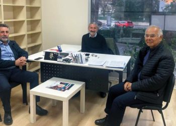 Bayraklı’da ‘Halk Konut’ ofisi yüzleri güldürdü