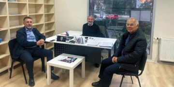 Bayraklı’da ‘Halk Konut’ ofisi yüzleri güldürdü