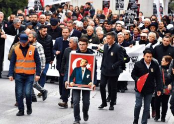 Menemen’de devrim şehitlerine saygı günü