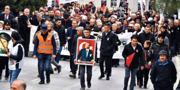 Menemen’de devrim şehitlerine saygı günü