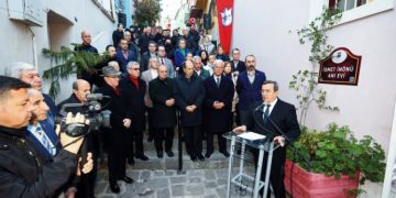 İsmet İnönü Konak’ta anıldı