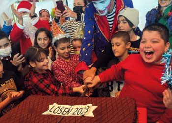 LÖSEV YENİ YILI UMUTLA KARŞILIYOR