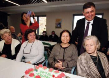 ALZHEIMER DERNEĞİ’NDE YILBAŞI EĞLENCESİ