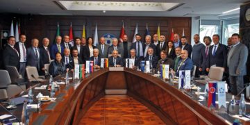 İZMİR KULÜPLERİ KOL KOLA, OMUZ OMUZA