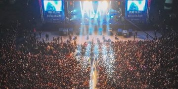 Hayko Cepkin İzmir’i salladı. 