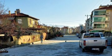 Ödemiş’te kilit parke taş mesaisi 2022’de de tam gaz devam etti