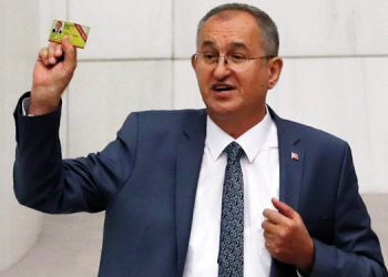 CHP’li Sertel’den internet siteleri ile ilgili düzenlemeye tepki